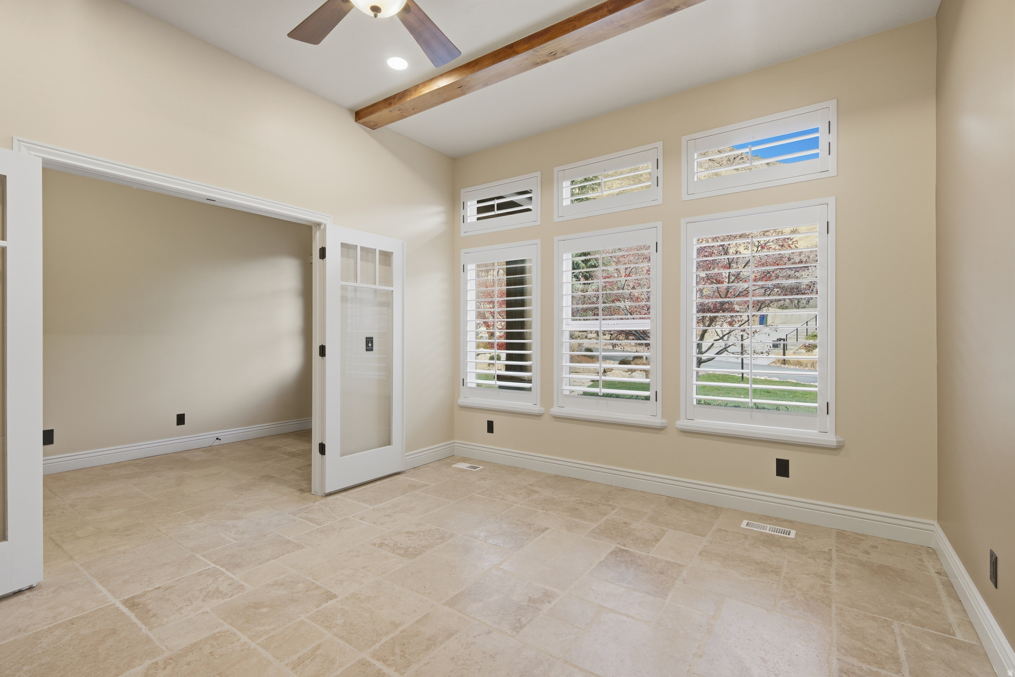 1107 N TWICKENHAM DR