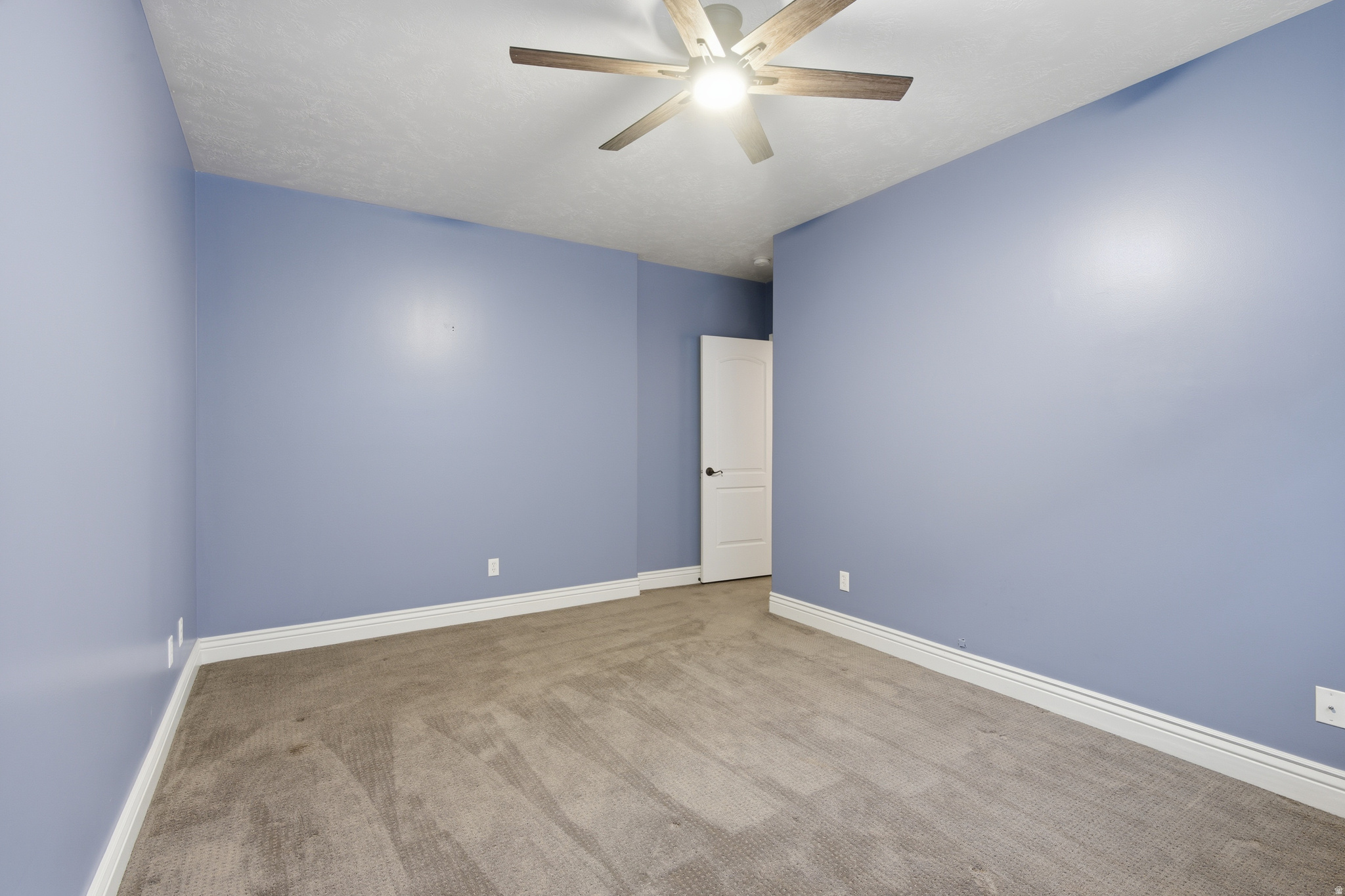 1107 N TWICKENHAM DR