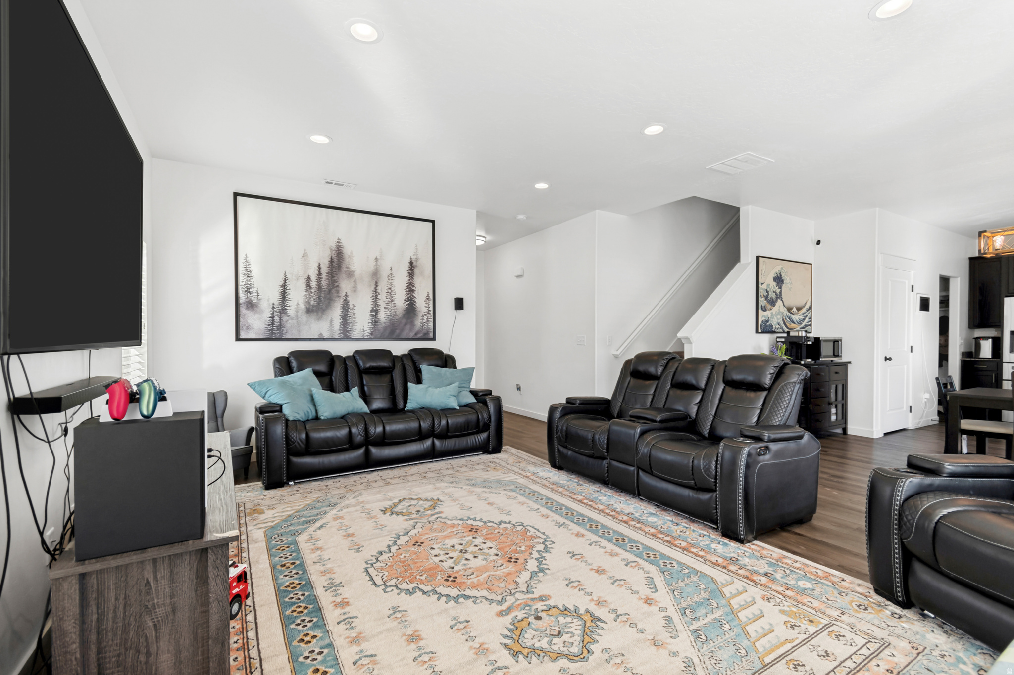 751 N PLAINSMAN DR