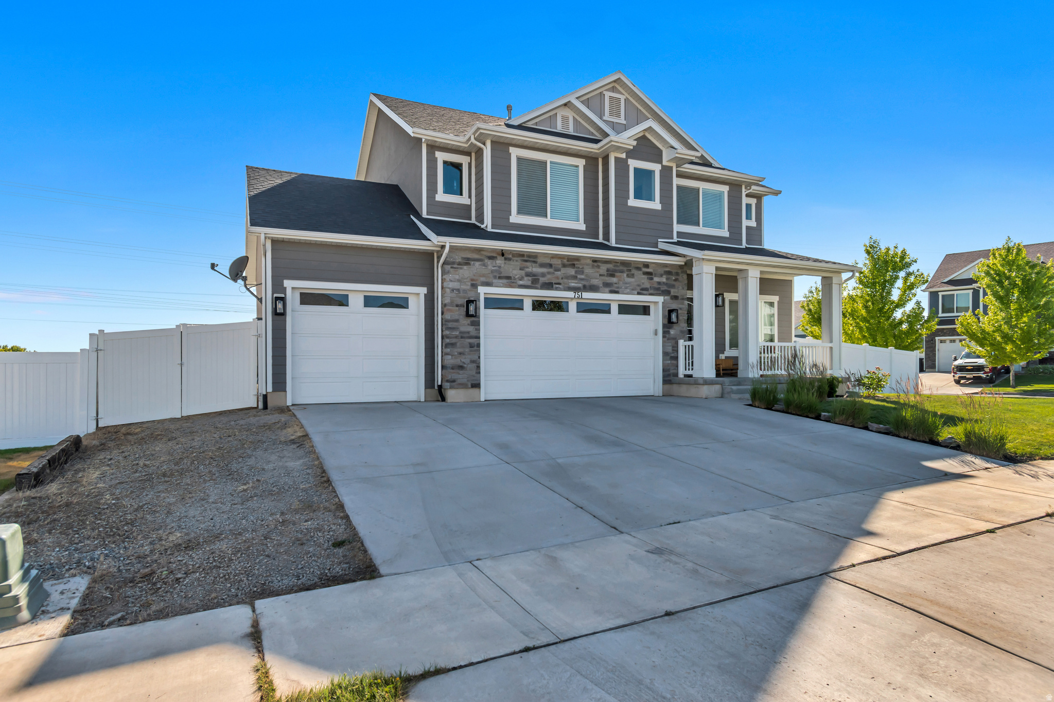 751 N PLAINSMAN DR
