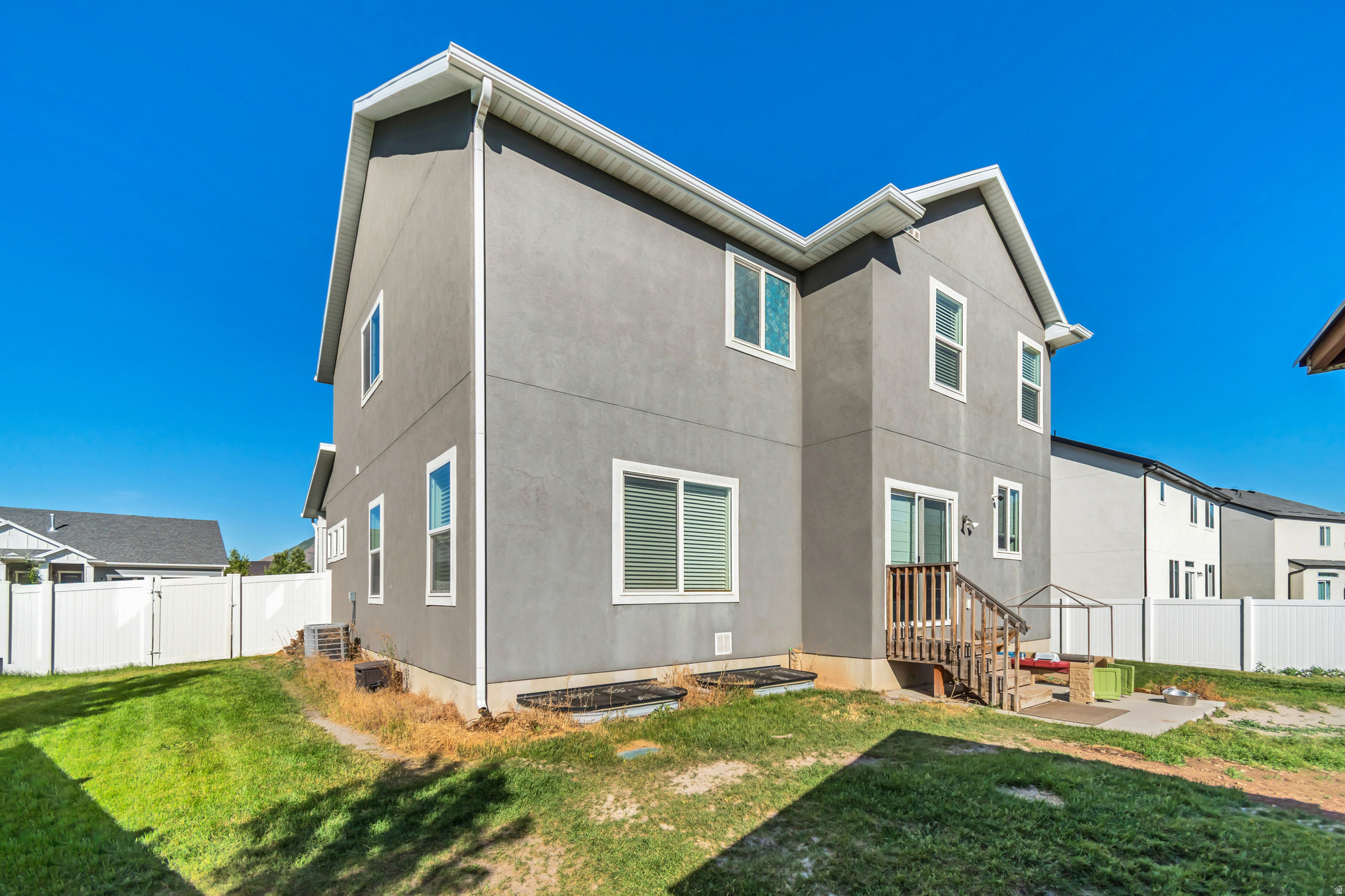 751 N PLAINSMAN DR