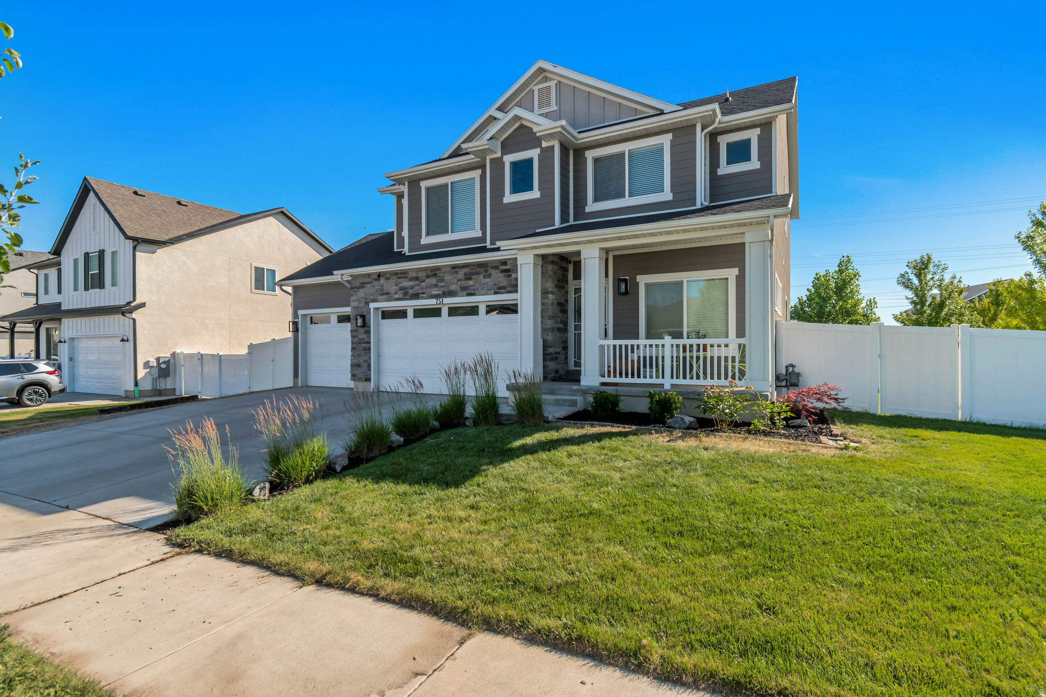751 N PLAINSMAN DR