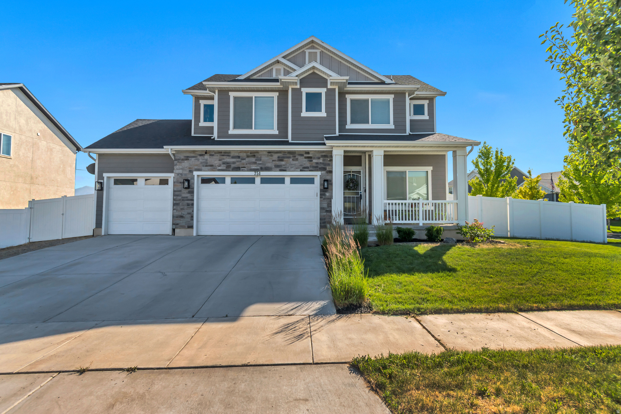 751 N PLAINSMAN DR