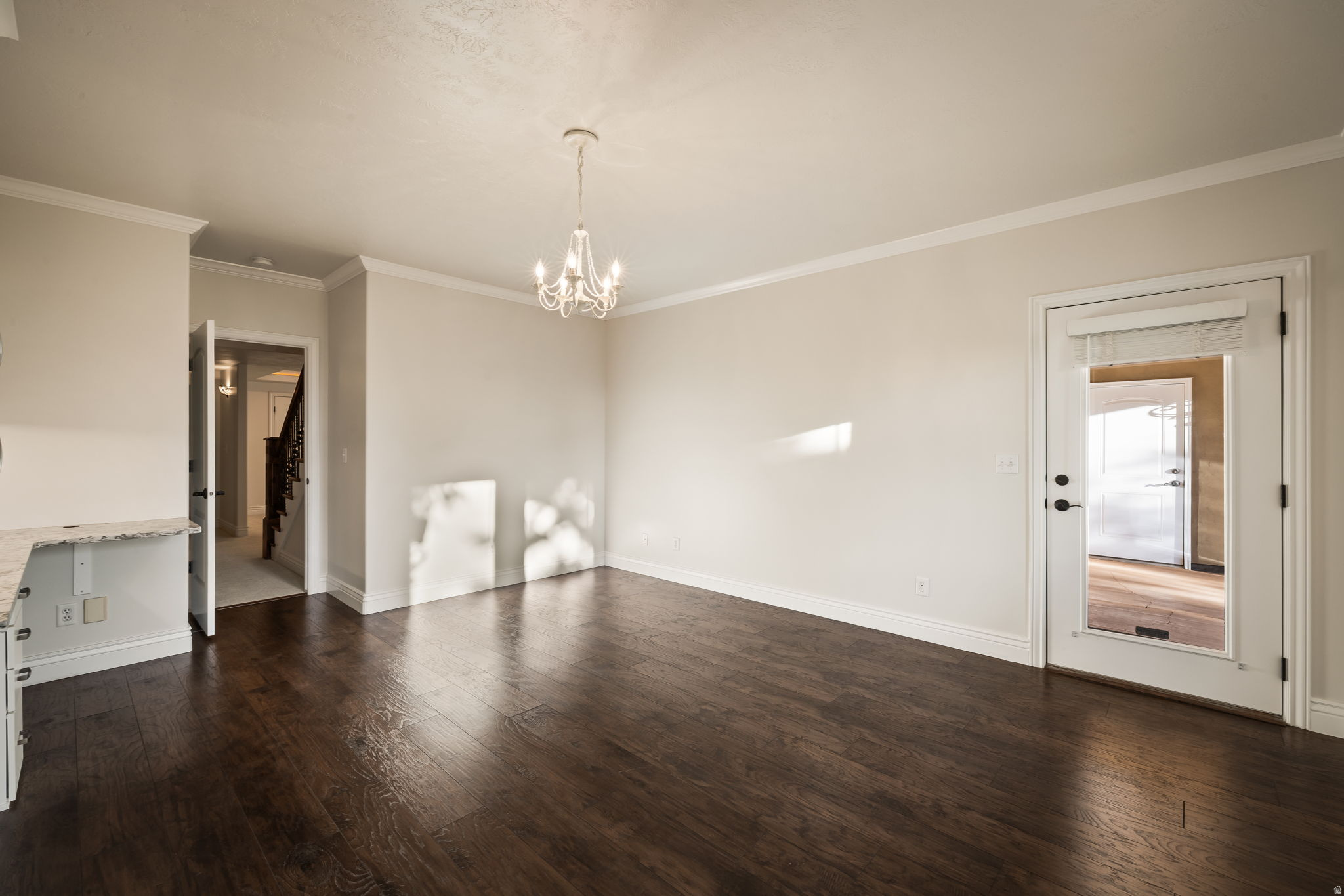 1107 N TWICKENHAM DR