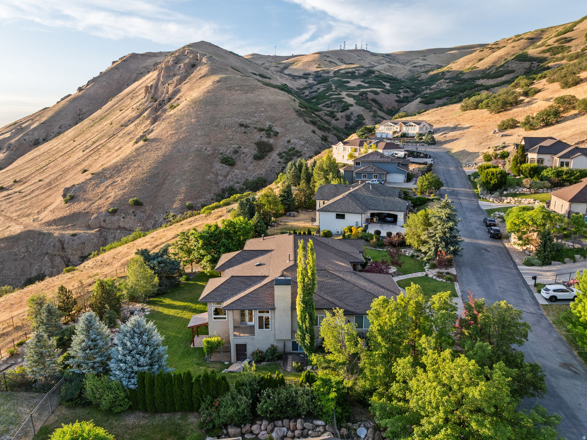 1107 N TWICKENHAM DR