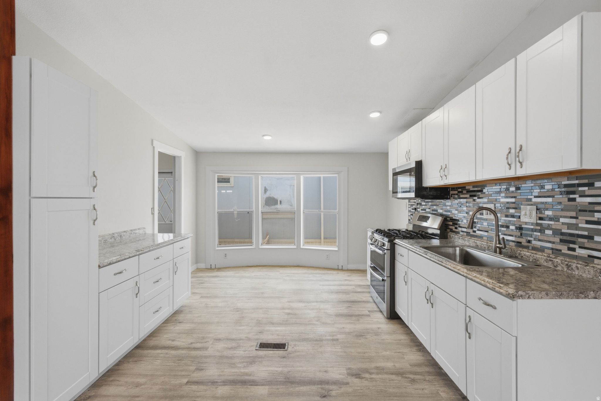 1137 W SIERRA VISTA ST #205