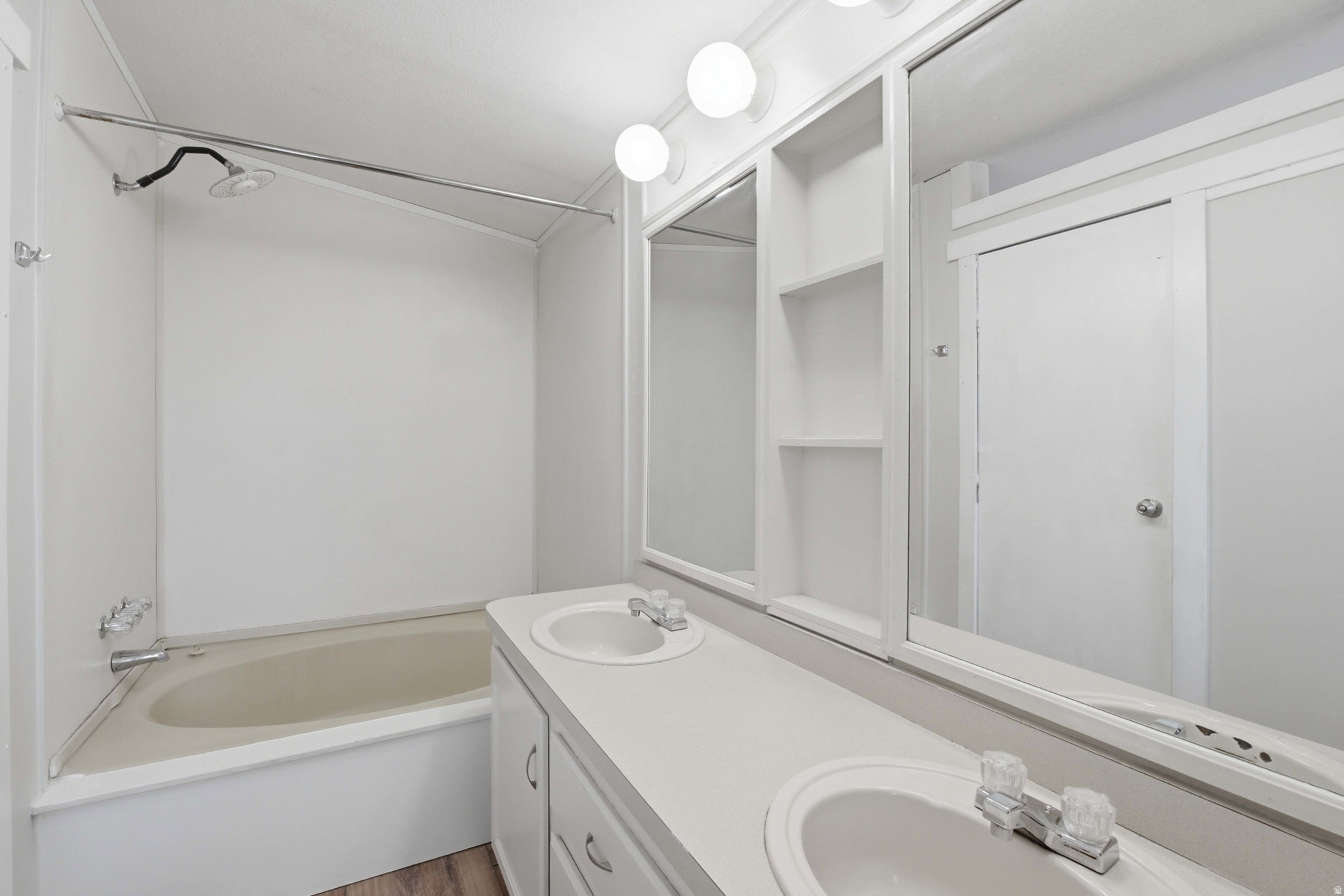 1137 W SIERRA VISTA ST #205