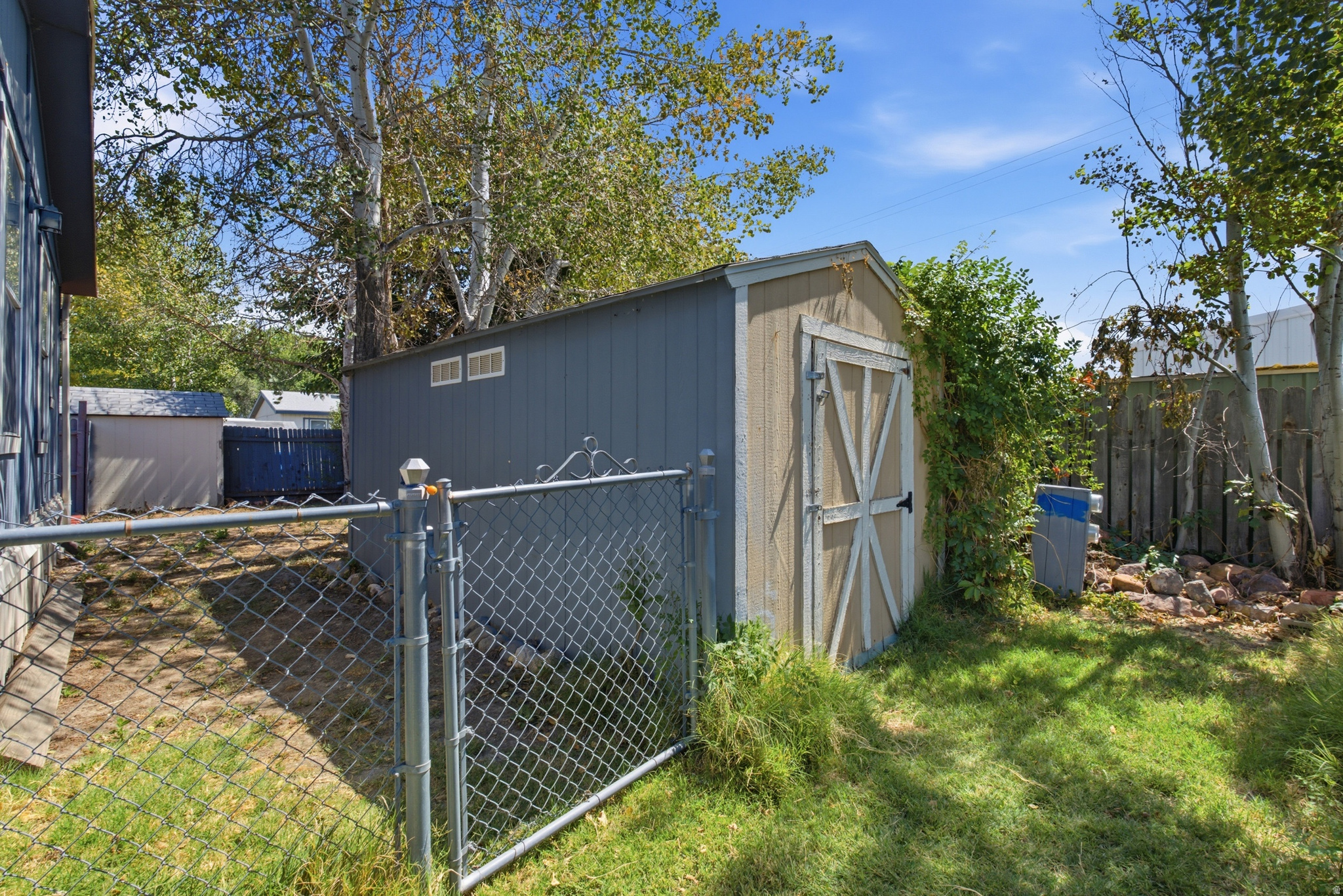 1137 W SIERRA VISTA ST #205