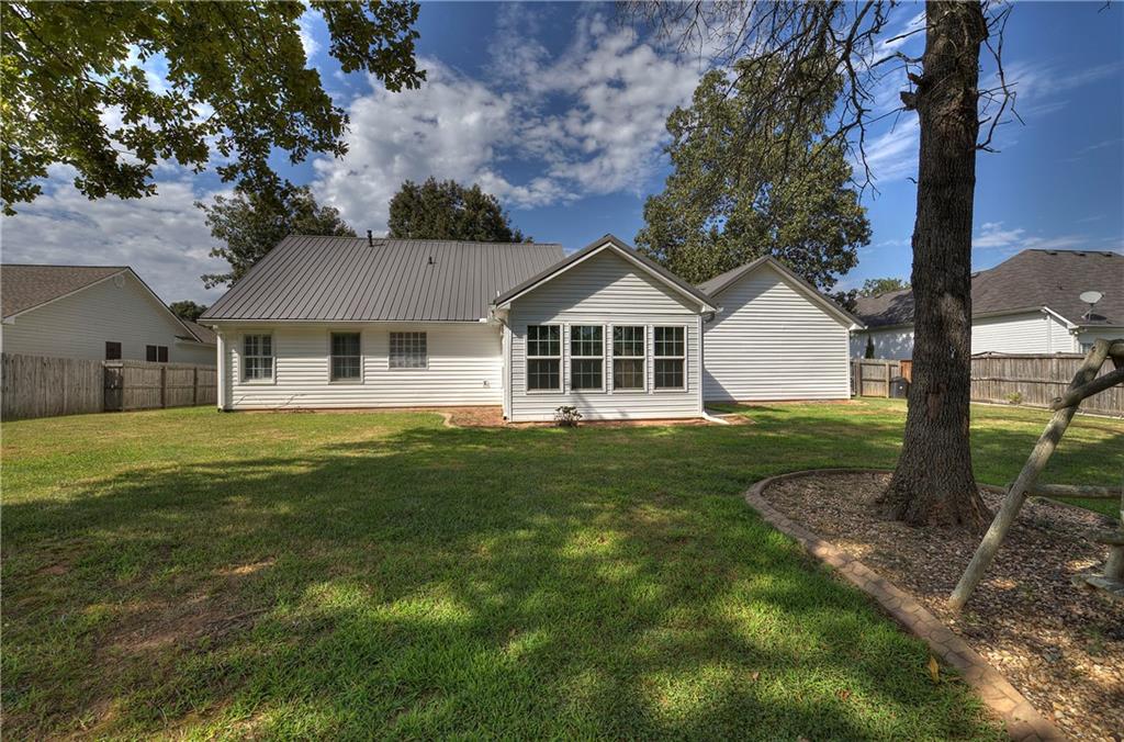 44 WOODHAVEN Court SW