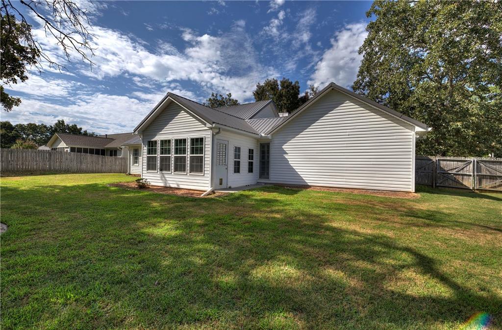 44 WOODHAVEN Court SW