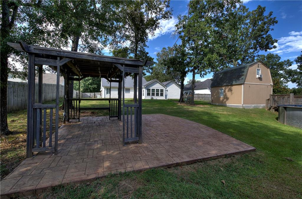 44 WOODHAVEN Court SW