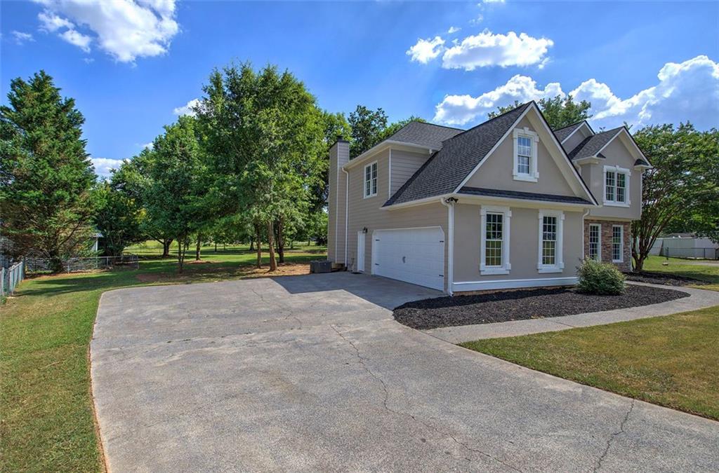 23 FOXHOUND Way SW