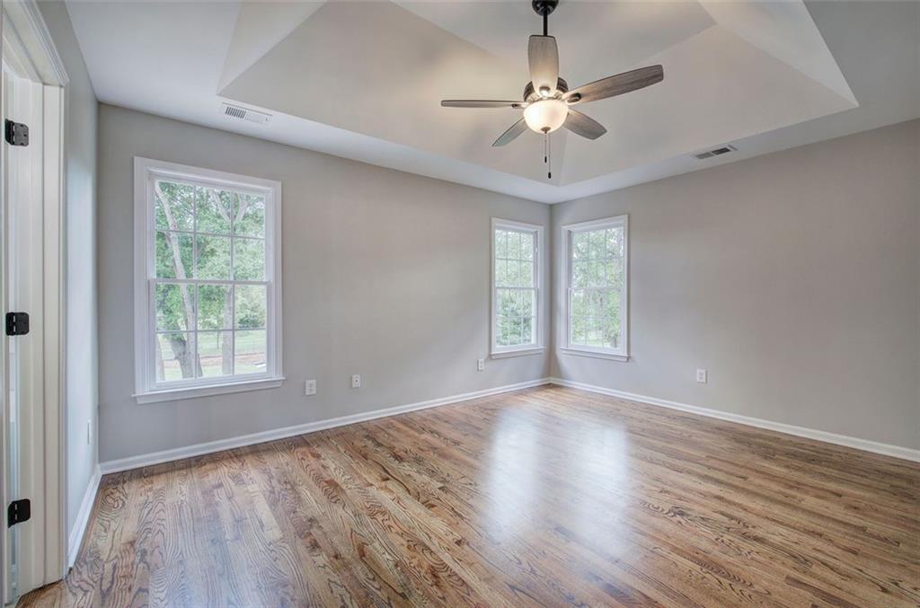 23 FOXHOUND Way SW