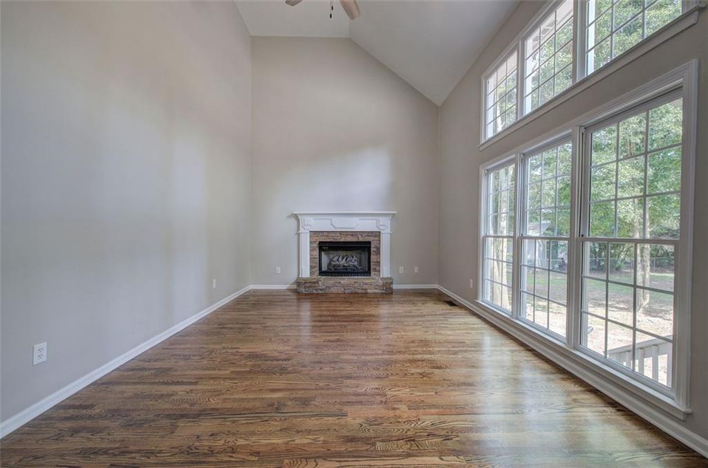 23 FOXHOUND Way SW