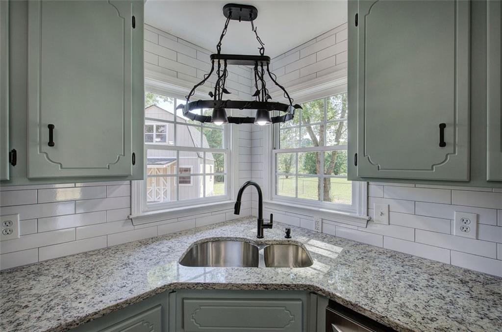 23 FOXHOUND Way SW