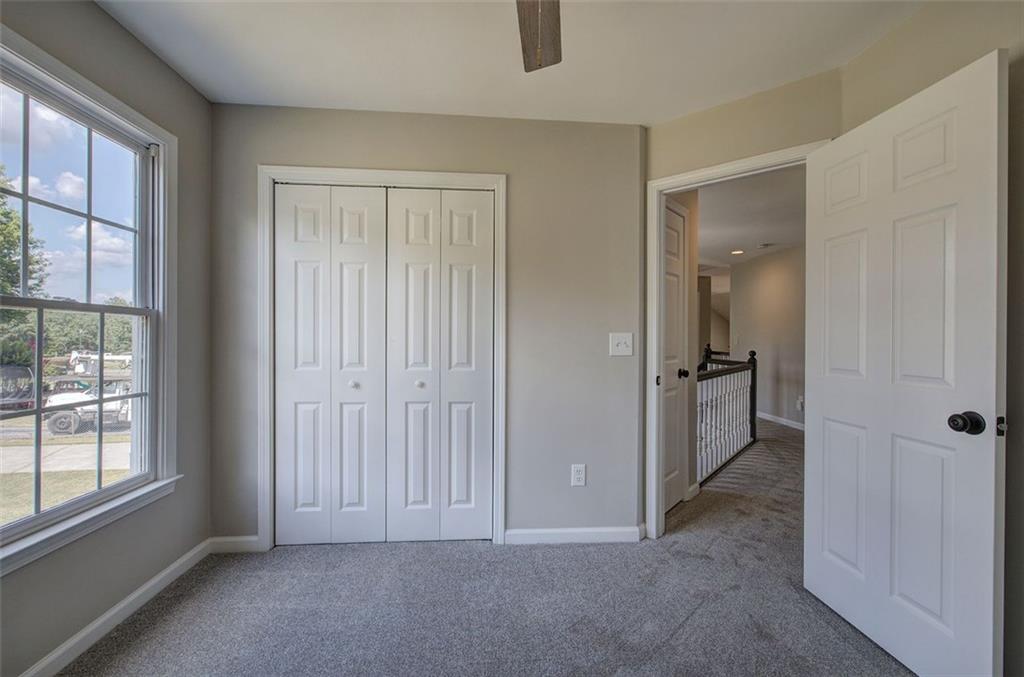 23 FOXHOUND Way SW