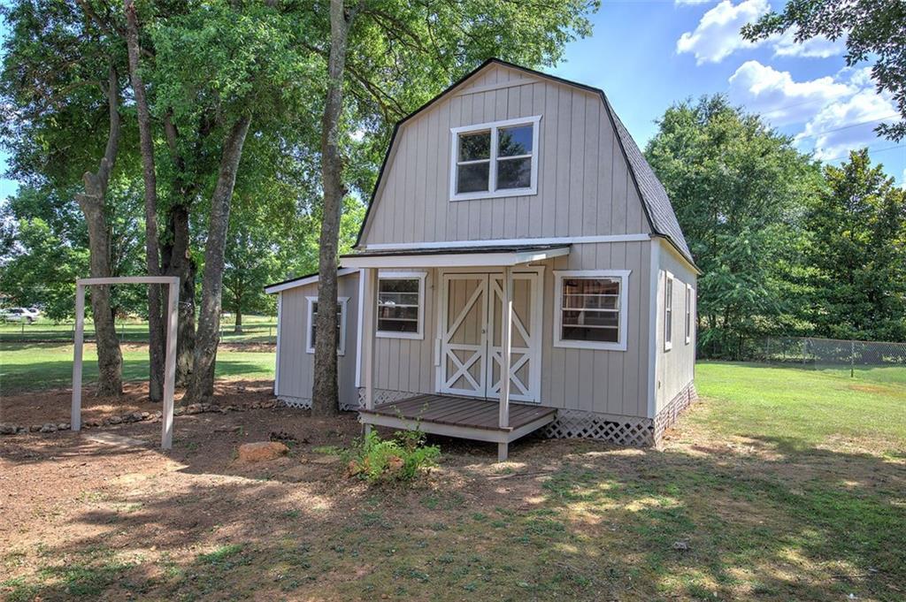 23 FOXHOUND Way SW