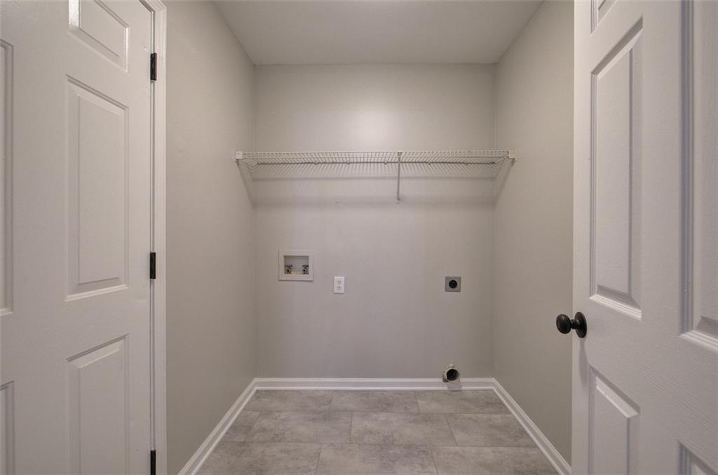 23 FOXHOUND Way SW