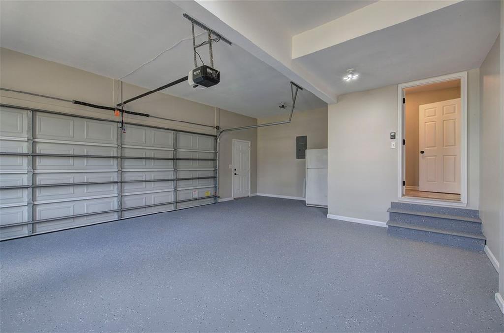 23 FOXHOUND Way SW