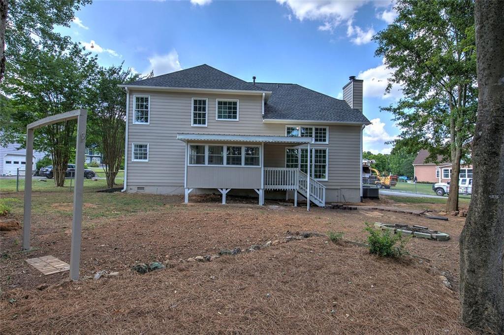 23 FOXHOUND Way SW