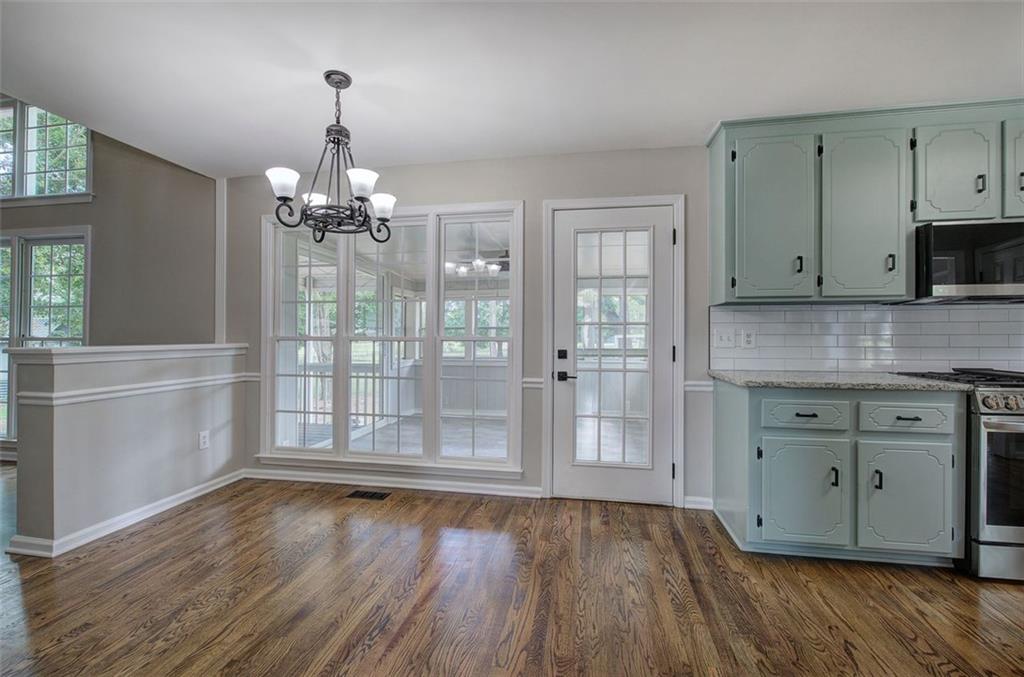 23 FOXHOUND Way SW