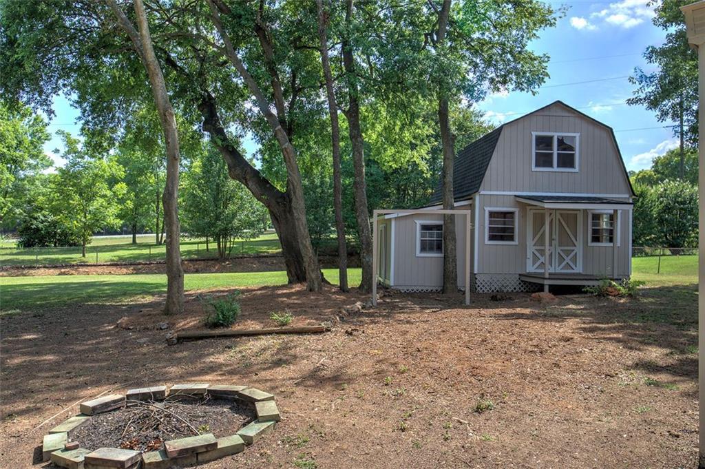 23 FOXHOUND Way SW