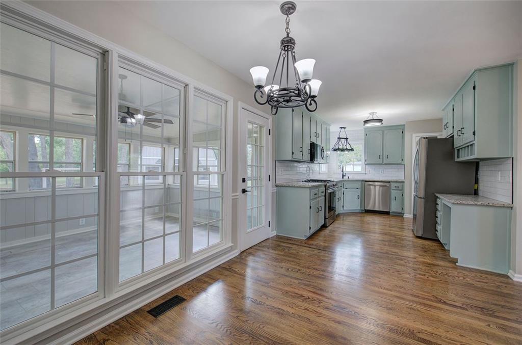 23 FOXHOUND Way SW