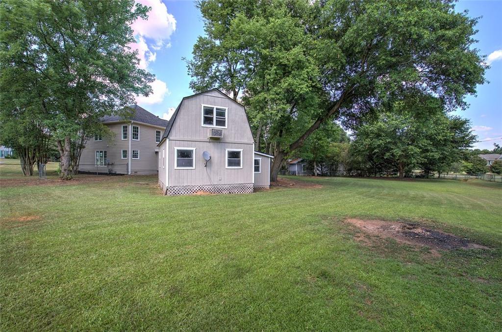 23 FOXHOUND Way SW