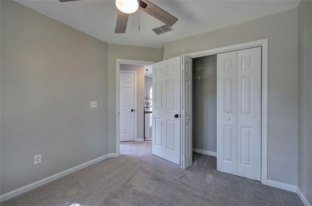 23 FOXHOUND Way SW