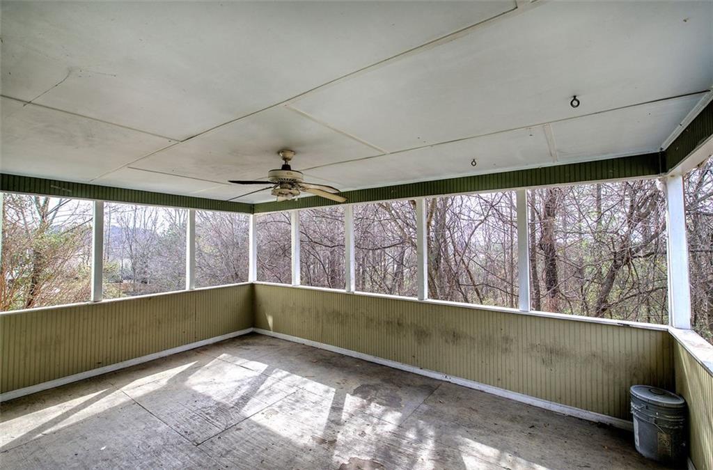 34 ANN Circle SE