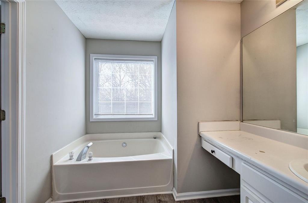 34 ANN Circle SE
