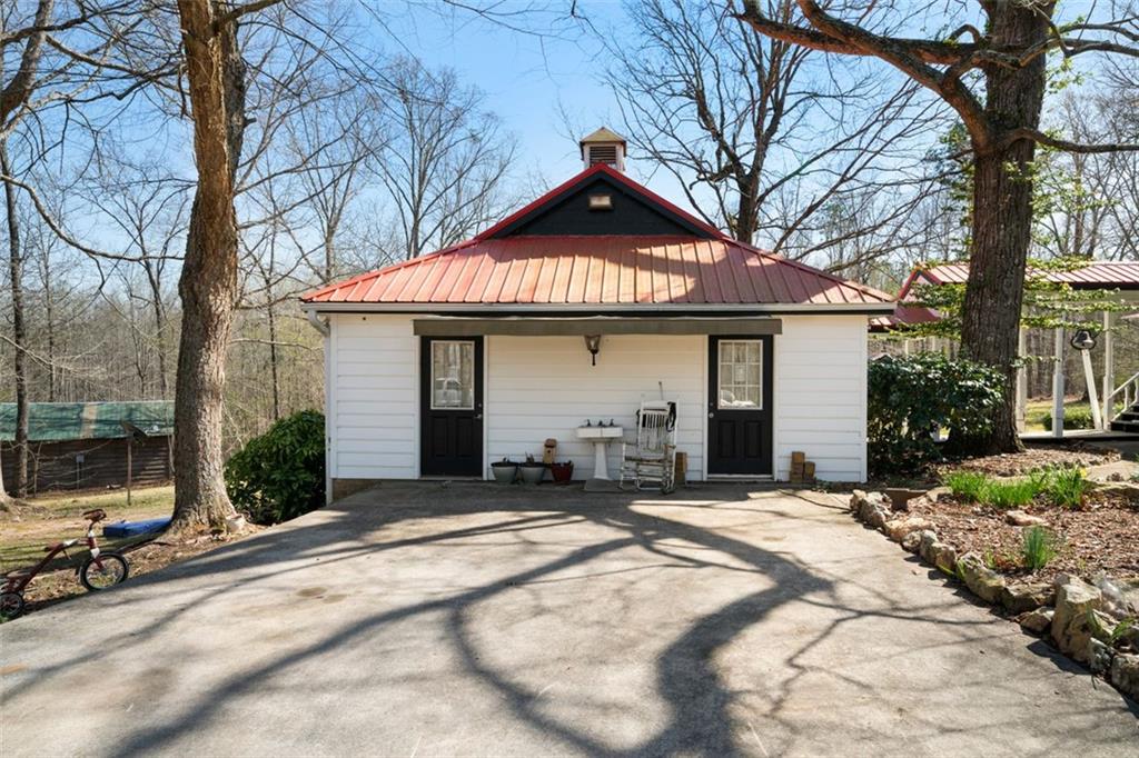 680 MILLIGAN CREEK Road