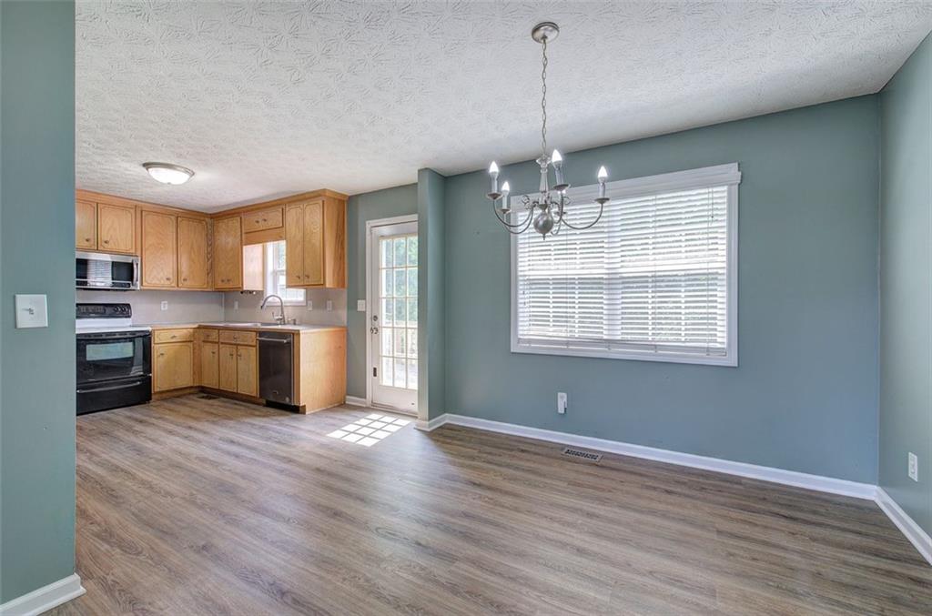 18 HOPKINS FARM Drive
