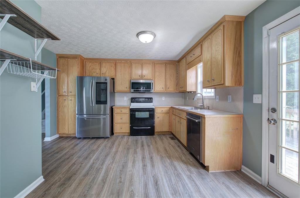 18 HOPKINS FARM Drive