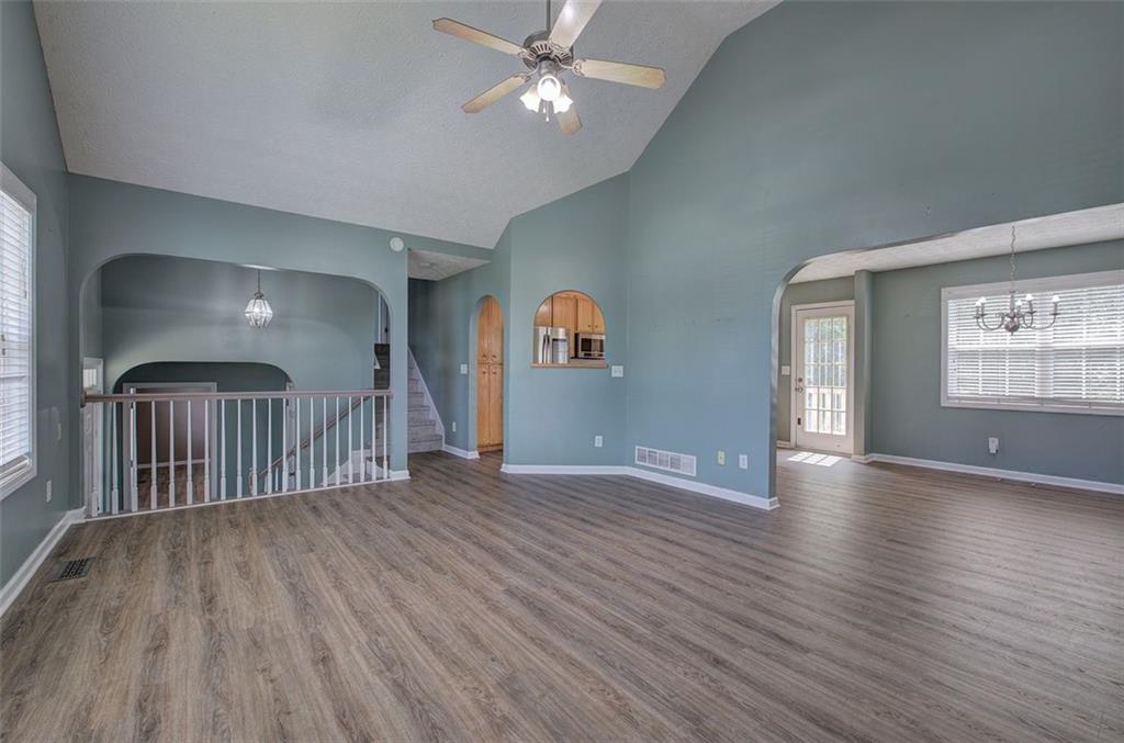 18 HOPKINS FARM Drive