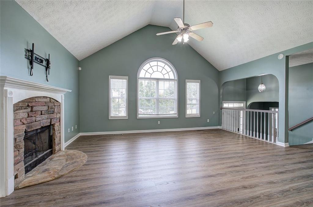 18 HOPKINS FARM Drive