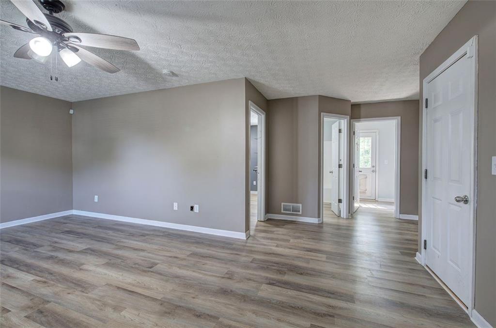 18 HOPKINS FARM Drive