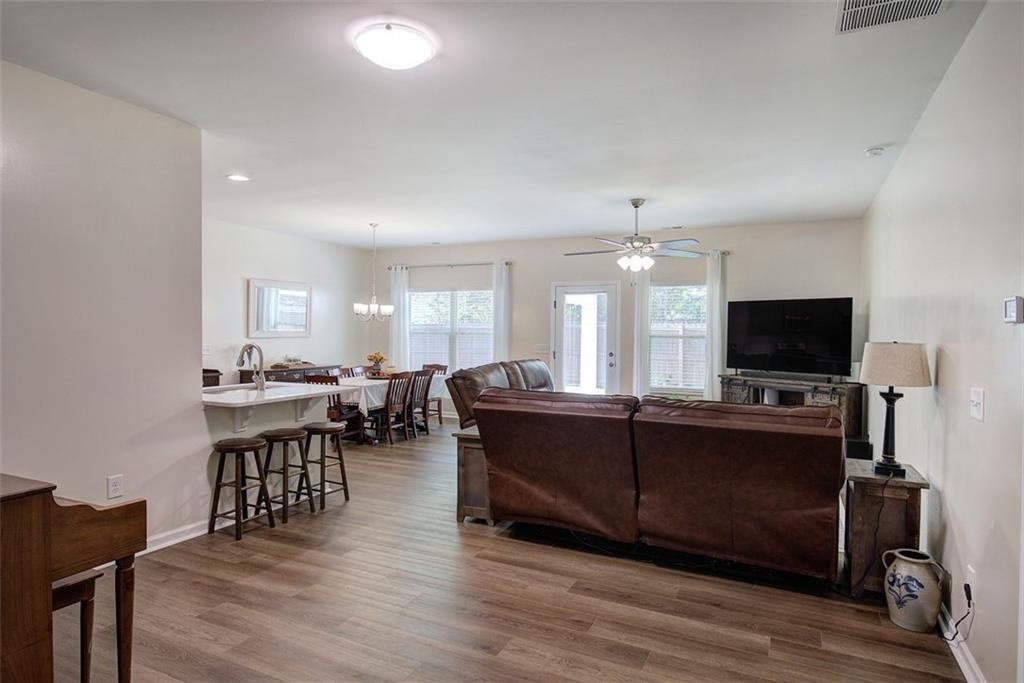 31 BENTLEY Lane SW