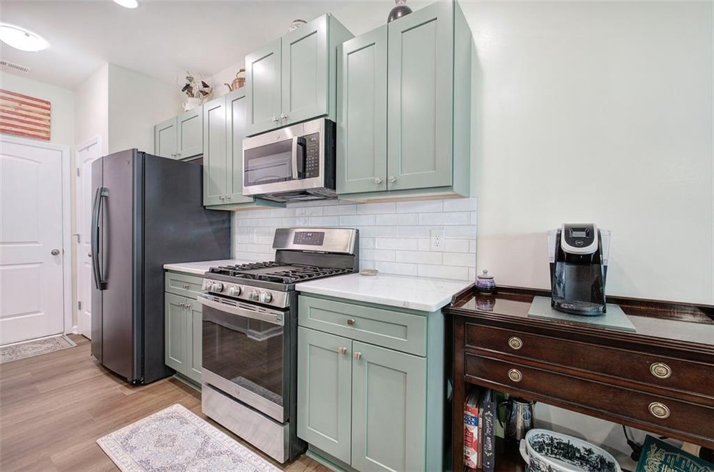31 BENTLEY Lane SW