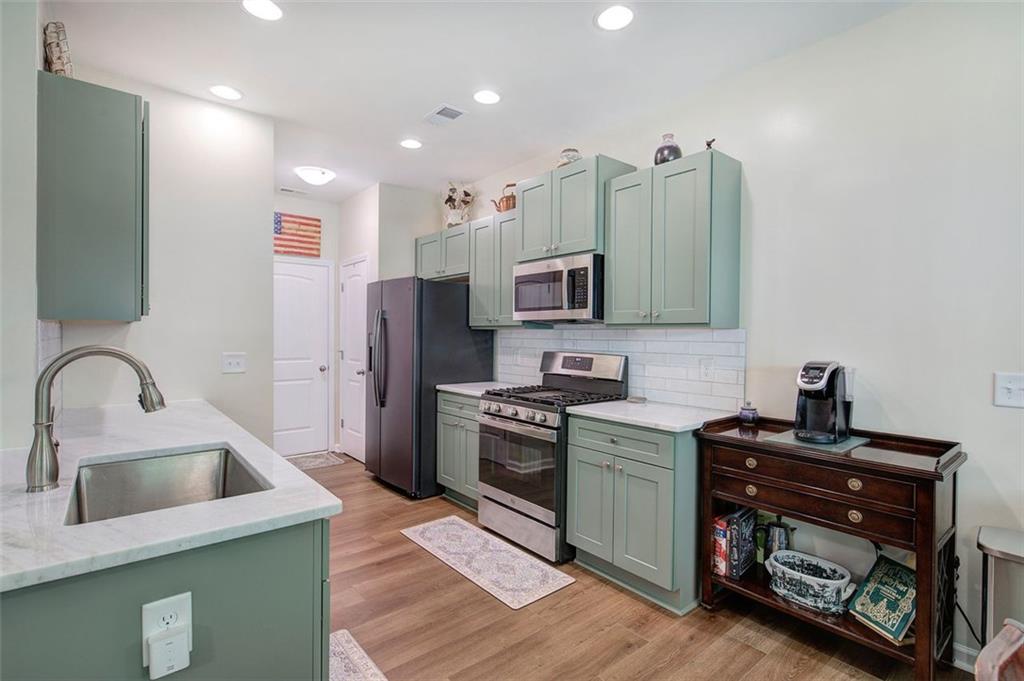 31 BENTLEY Lane SW