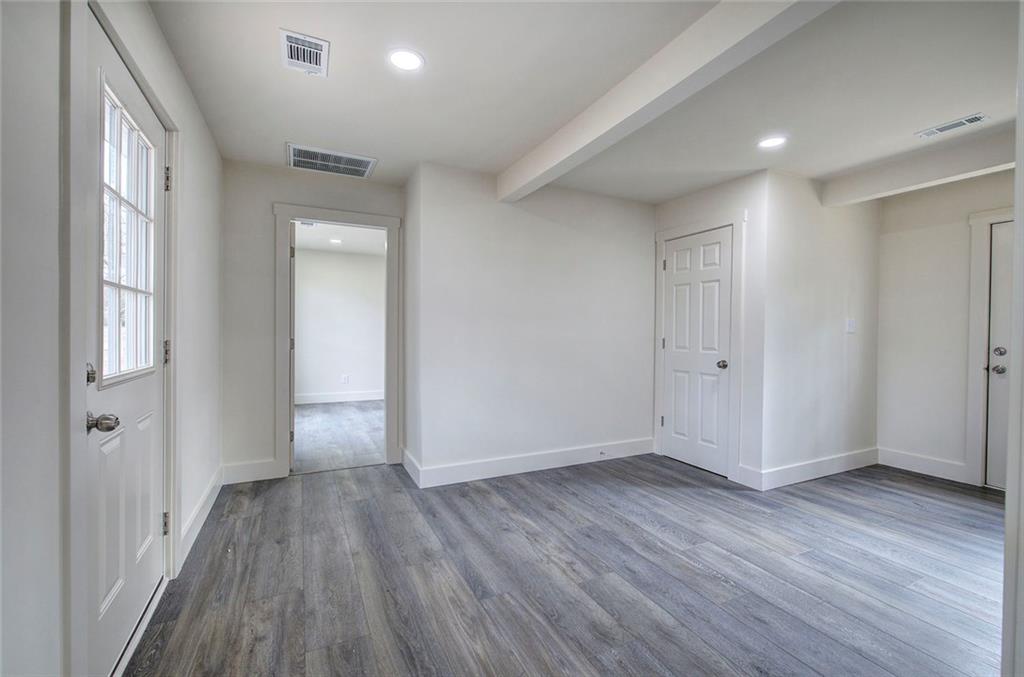 30 Grove Circle