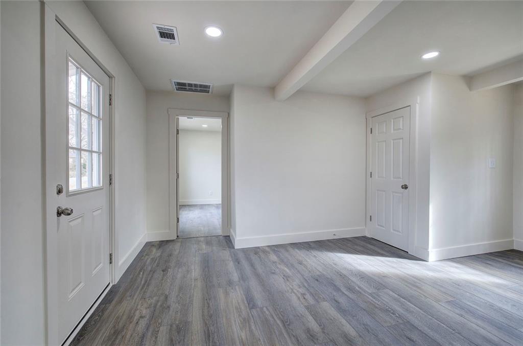 30 Grove Circle