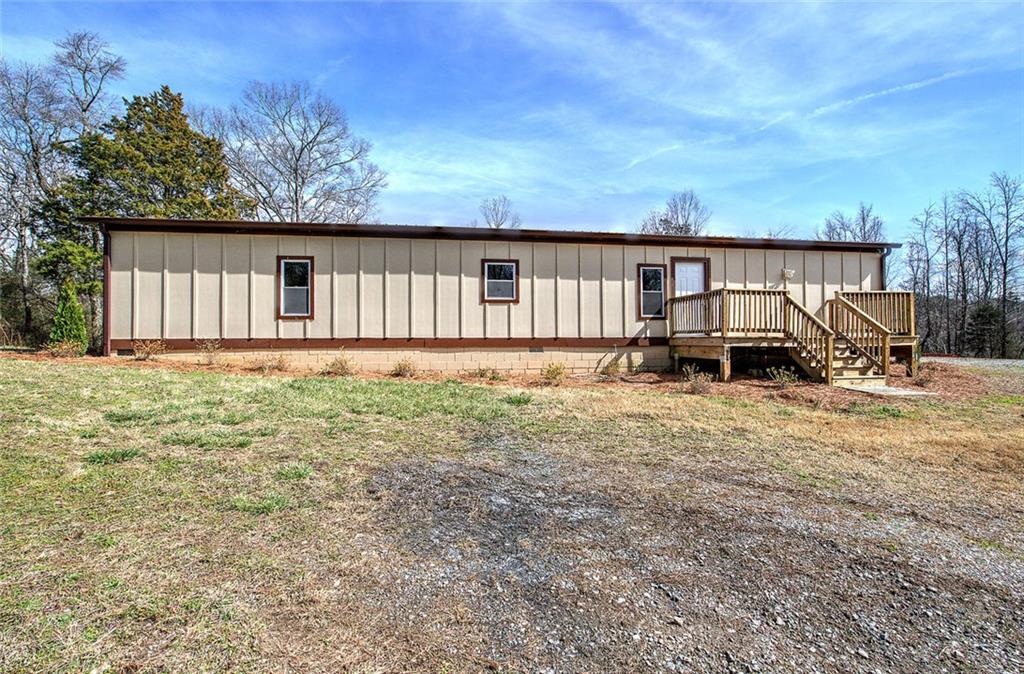 838 Spring Place Road NE