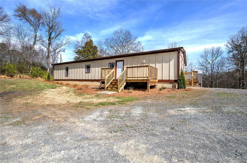 838 Spring Place Road NE