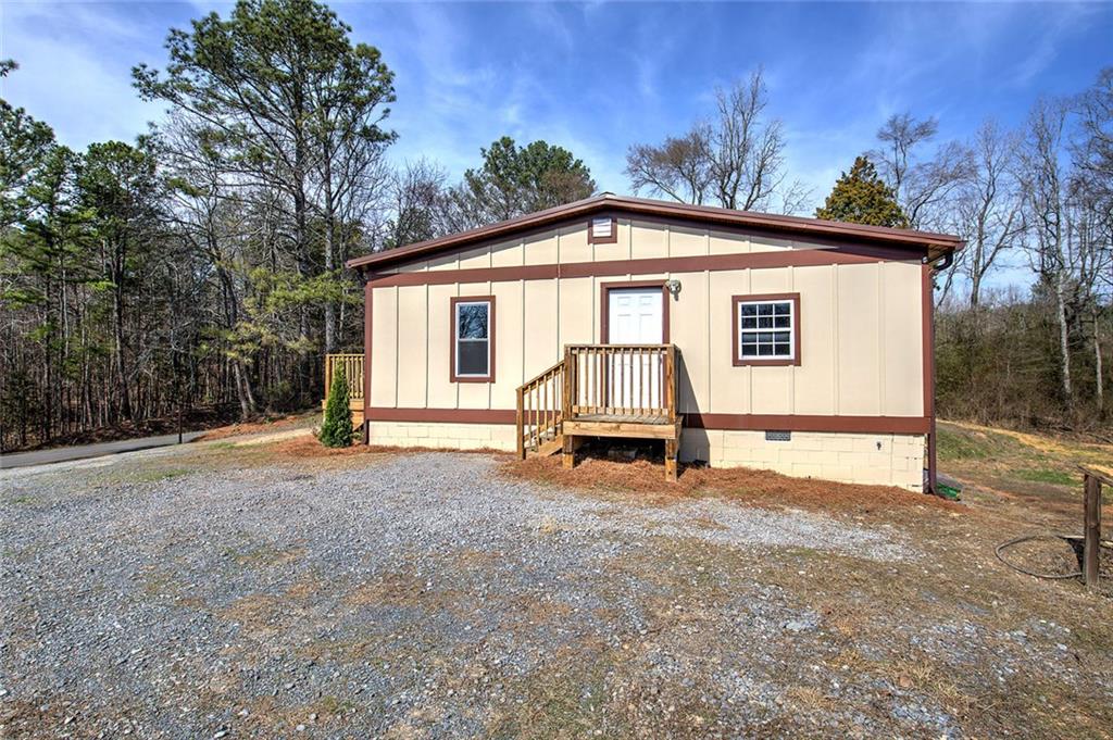 838 Spring Place Road NE