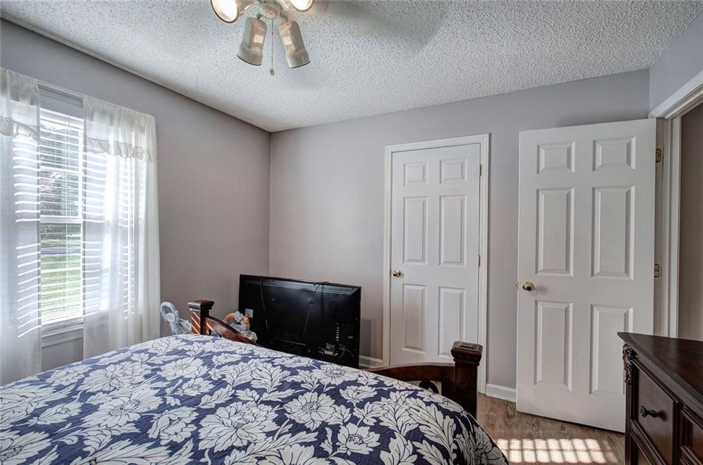 12 Wooddale Drive SW