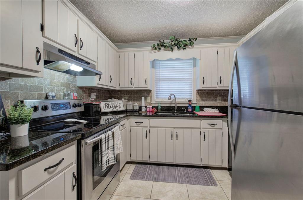 12 Wooddale Drive SW
