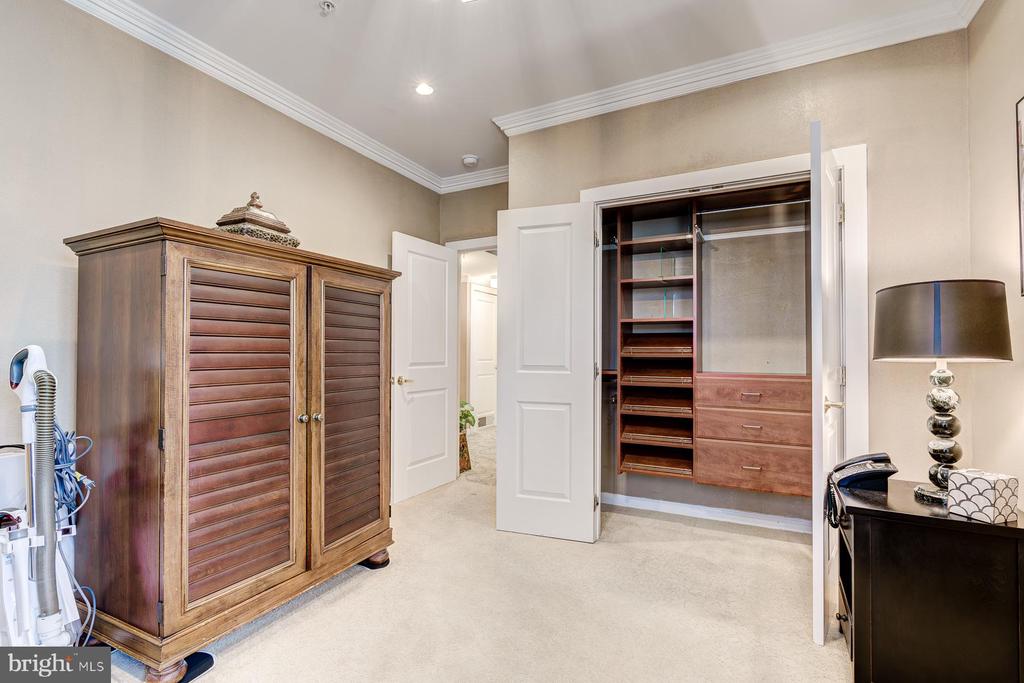 343 CEDAR ST NW #312