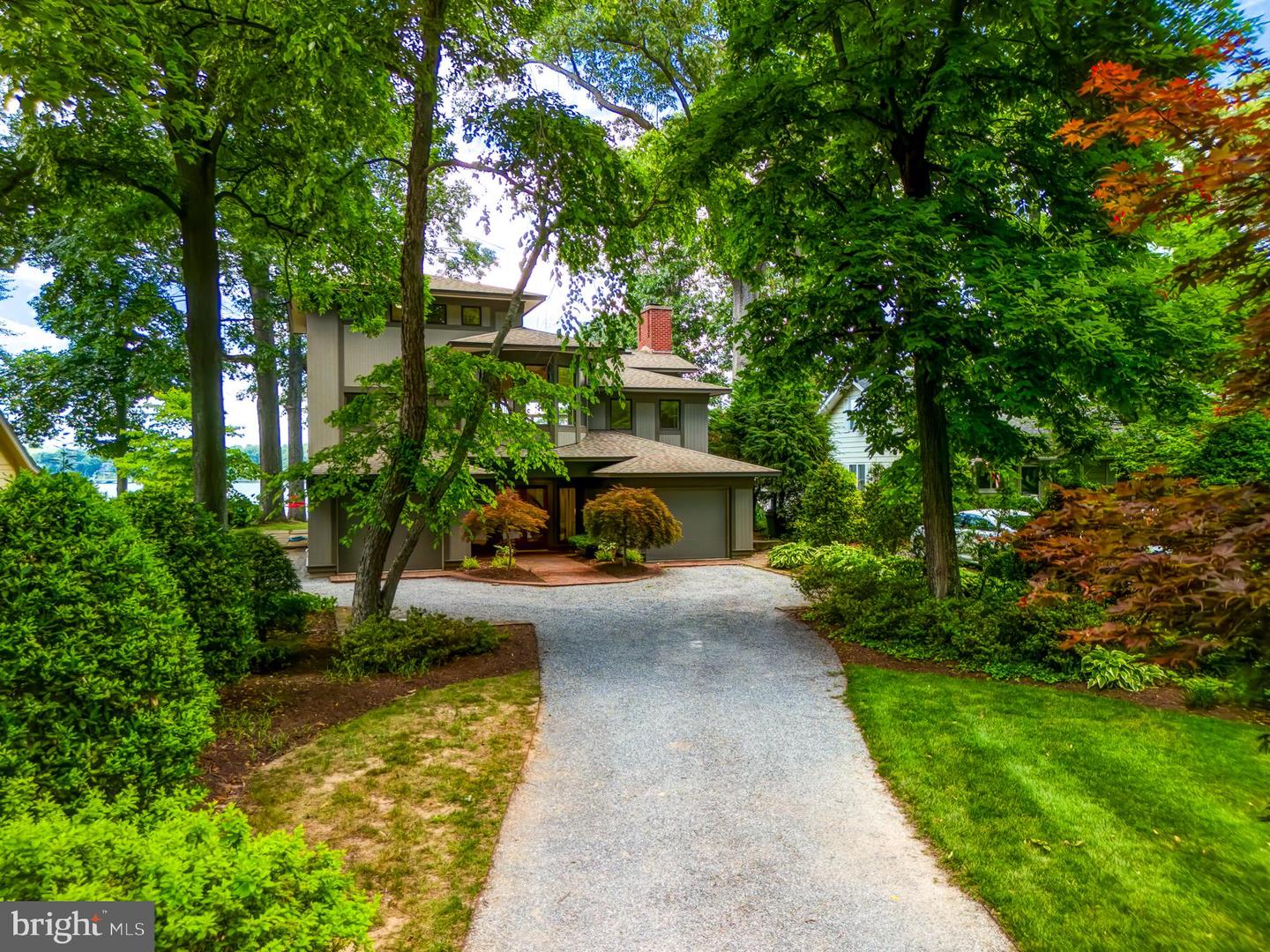 2930 Edgewater Dr