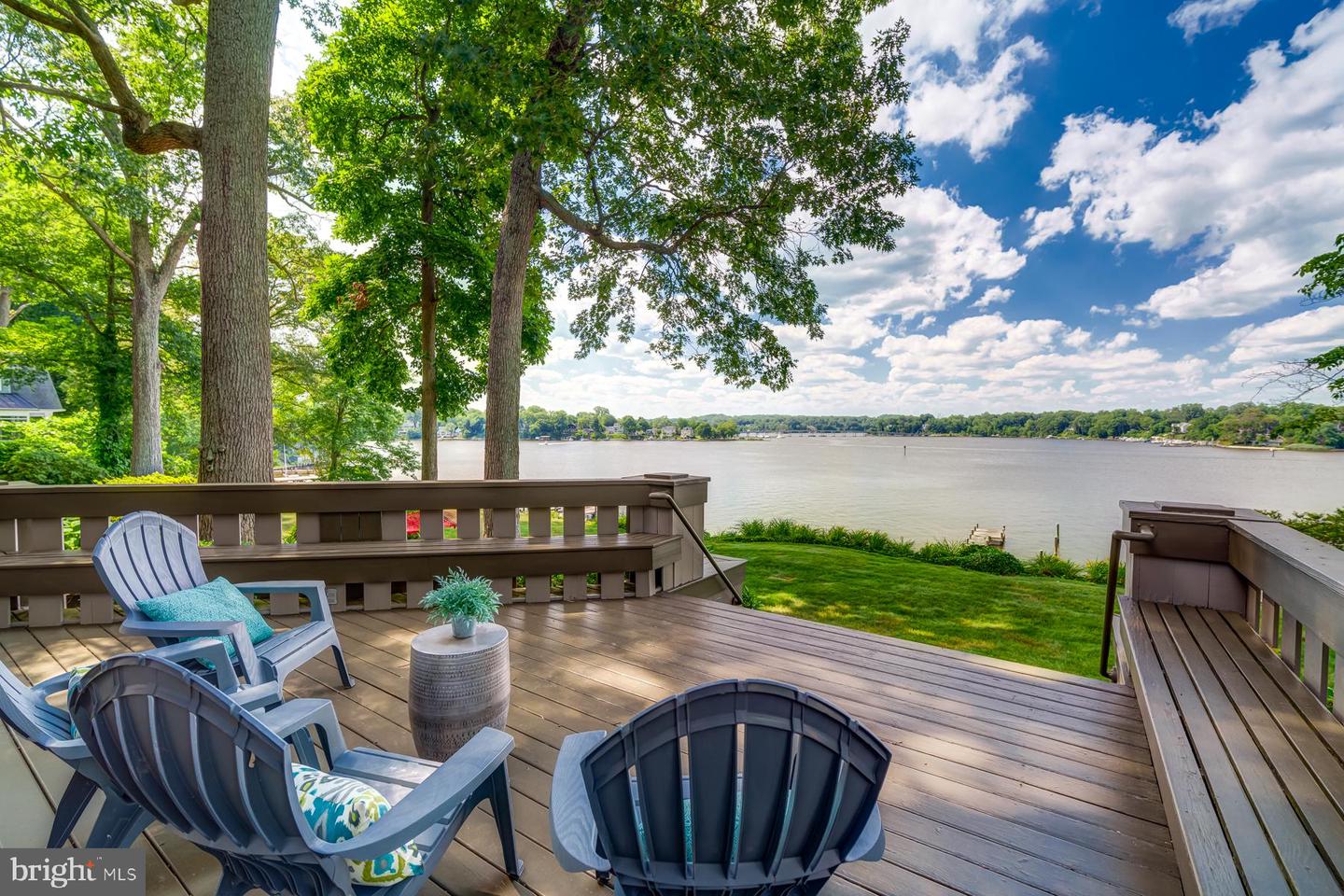 2930 Edgewater Dr